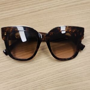 Fendi 51mm Tortoise Shell Sunglasses, Case, Authenticity Card, Cleaning Cloth